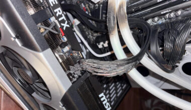 Spalona wtyczka z karty GeForce RTX 5090. Użytkownik wyczuł problem po zapachu