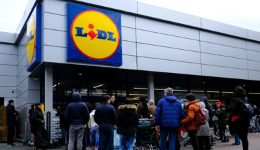 Tylko dzisiaj w Lidlu „1+1 gratis”. Klienci ładują do wózków :: RMF FM