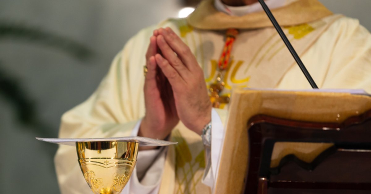 Kiedy należy iść do kościoła w święta? Wyjaśnienie dla katolików - Onet