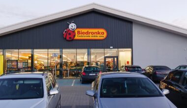 Biedronka testuje nowy system parkowania we Wrocławiu. Nawet 3,5 tys. zł kary