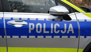 Policyjny radiowóz, zdjęcie ilustracyjne