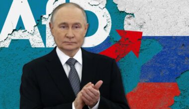 Władimir Putin na tle loga AfD i flagi Rosji