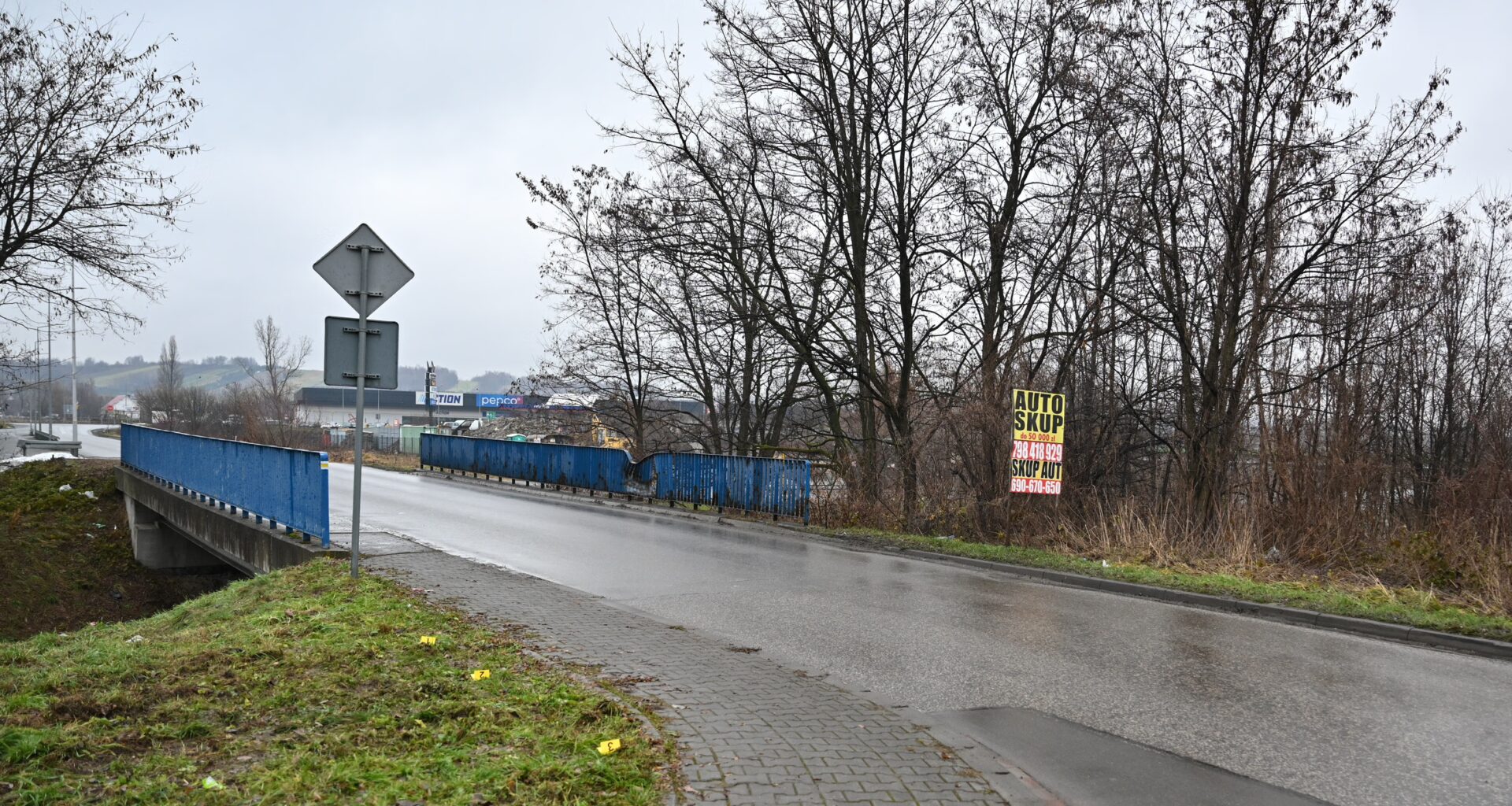Miejsce śmiertelnego postrzelenia niebezpiecznego mężczyzny w Myślenicach