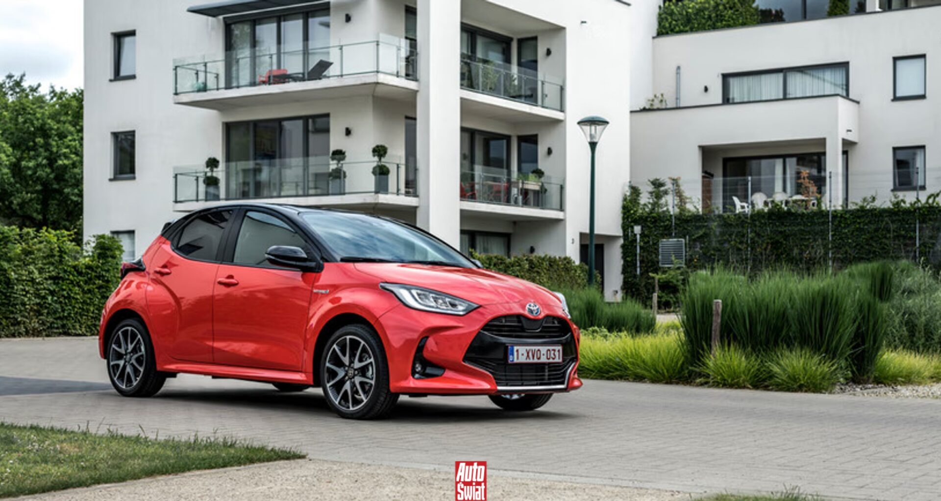 10 najlepszych nowych samochodów, które zużywają najmniej paliwa. Niektóre są zaskakująco tanie