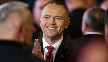 Wyjątkowe spotkanie Karola Nawrockiego. Przyznał odznaczenia - Onet