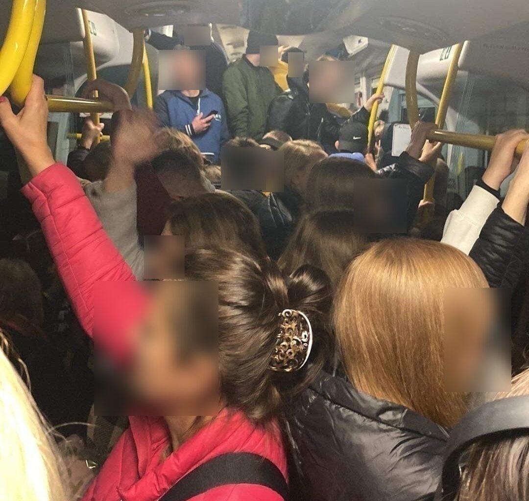 Tłoczno w pociągach. Wszyscy wyjeżdżają na święta. PKP zwiększy liczbę wagonów