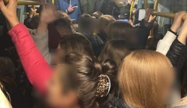 Tłoczno w pociągach. Wszyscy wyjeżdżają na święta. PKP zwiększy liczbę wagonów