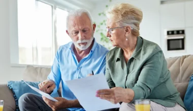 Wsteczne 800 plus dla seniorów, czyli rekompensata dla osób 50+ za wychowanie dzieci. Czy nowy dodatek do emerytury za trud wychowania dzieci stanie się faktem?