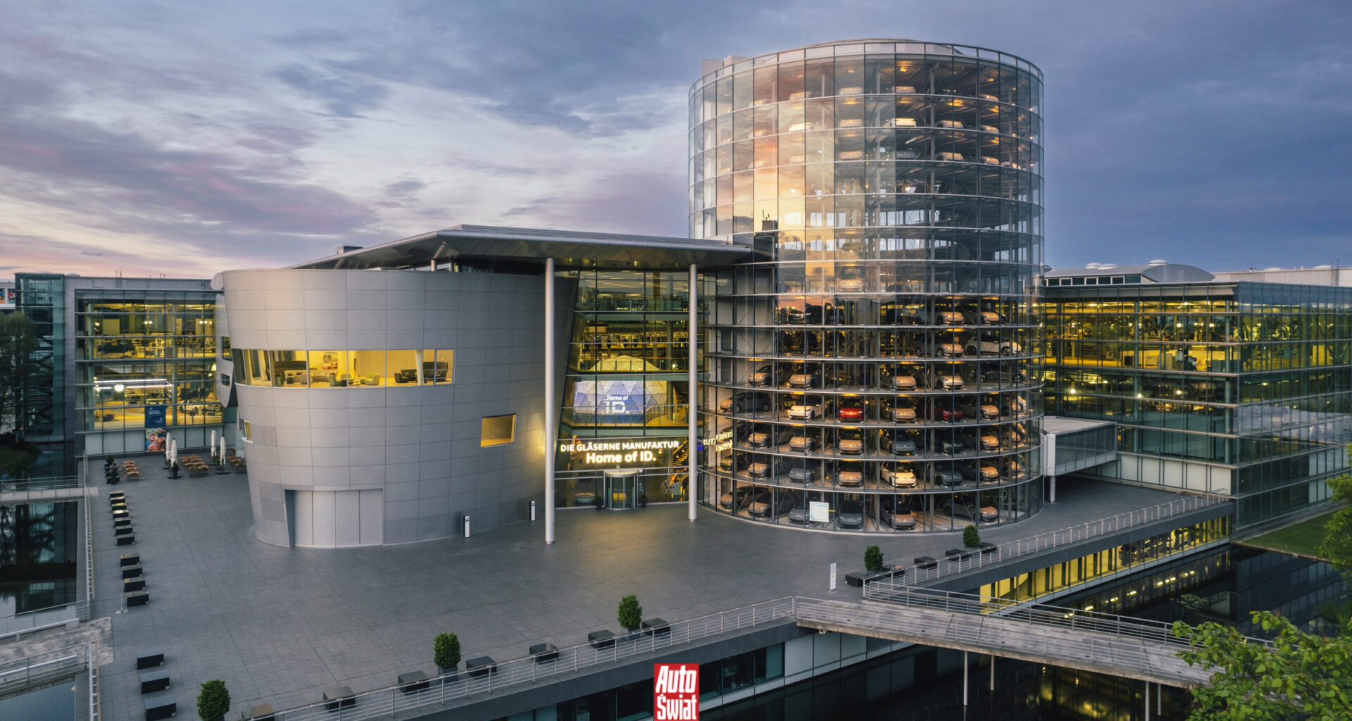 Volkswagen nie będzie już produkował samochodów w słynnej Szklanej Manufakturze. Po 24 latach