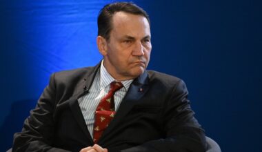 Spór o kryptowaluty. Radosław Sikorski komentuje. "To ciekawe" - Onet