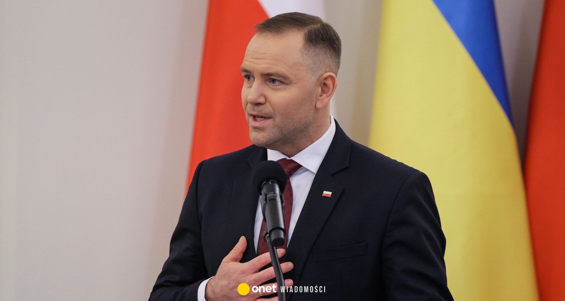 "Podpisał cyrograf Mentzenowi". Ostra ocena postawy Karola Nawrockiego