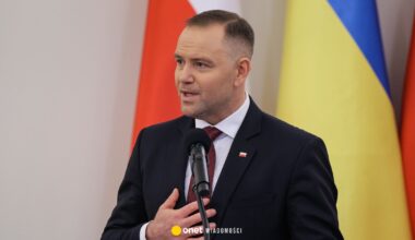 "Podpisał cyrograf Mentzenowi". Ostra ocena postawy Karola Nawrockiego