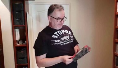 Hirek Wrona w koszulce Stoprocent