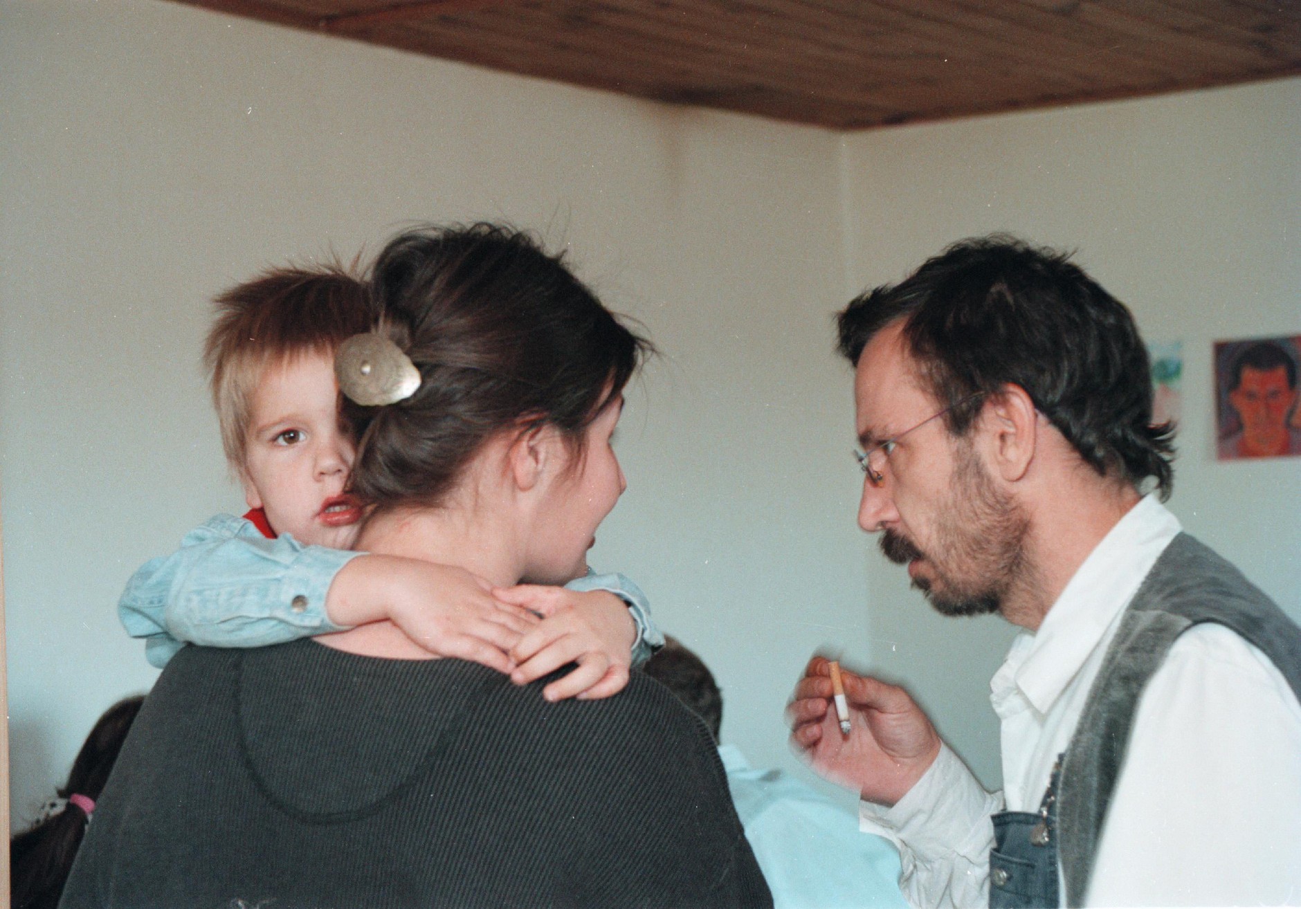 Majdan Kozłowiecki, 1996 r. Siedziba sekty "Niebo. Od prawej: Bogdan Kacmajor