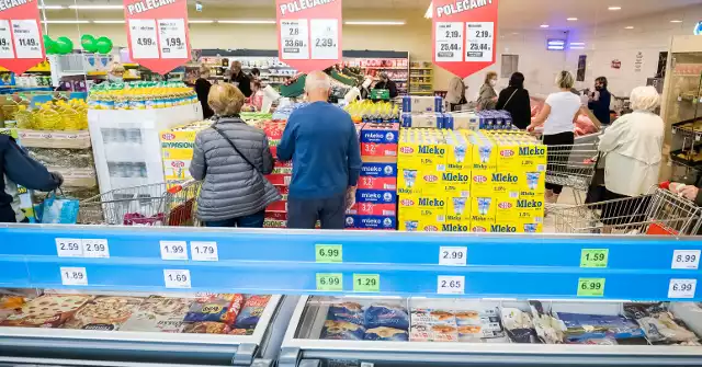 Związkowcy domagają się poprawy warunków zatrudnienia w sklepach Dino, fot. ilustracyjne/archiwalne T.Czachorowski/Polska Press