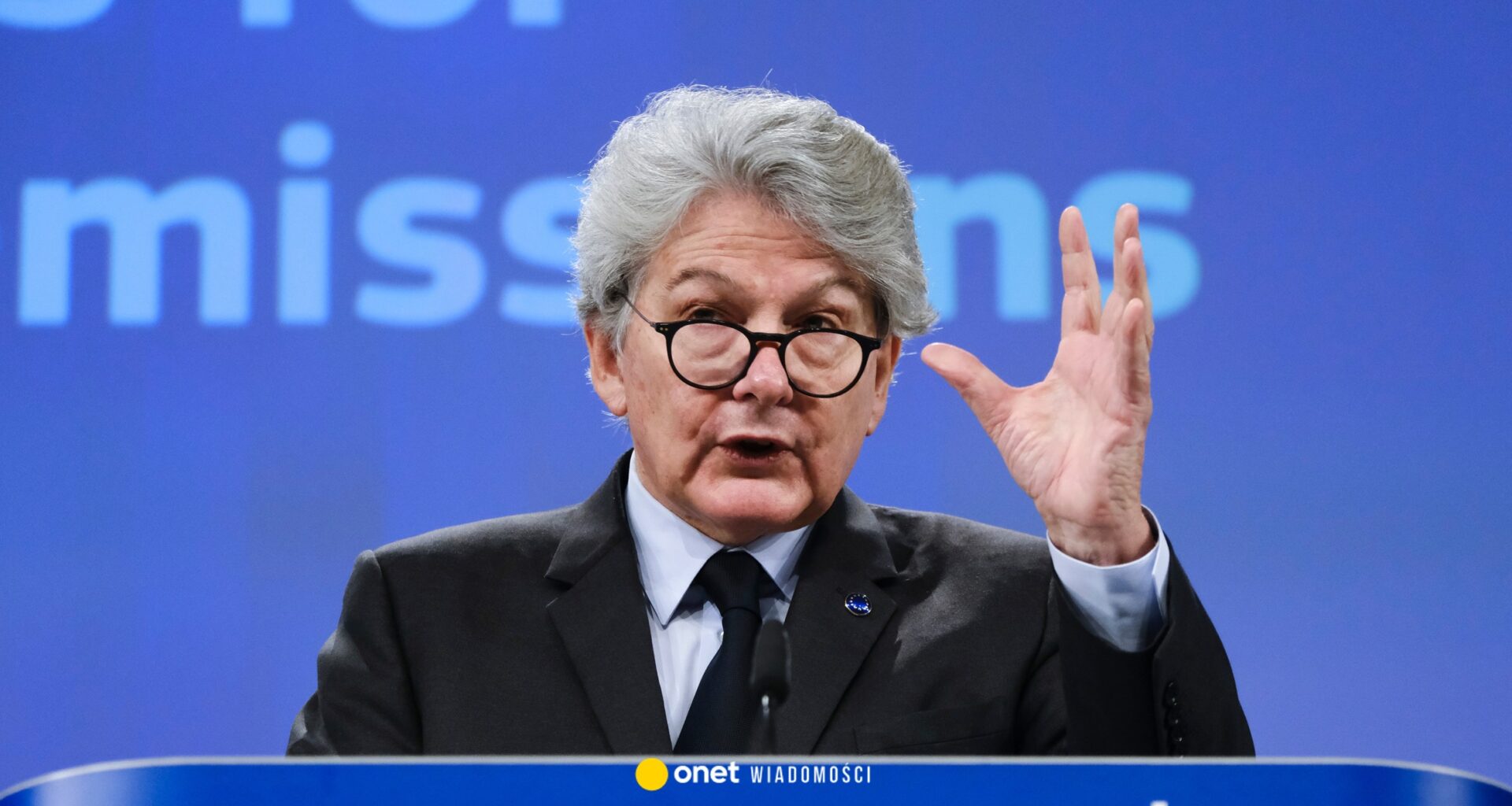 Były unijny komisarz z zakazem wjazdu do USA. KE potępia działania Trumpa