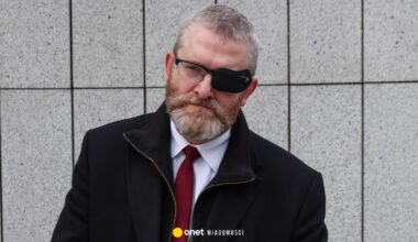 Samorządy tłumaczą się z pokazu filmu Grzegorza Brauna. "Całkowicie zaskoczeni"