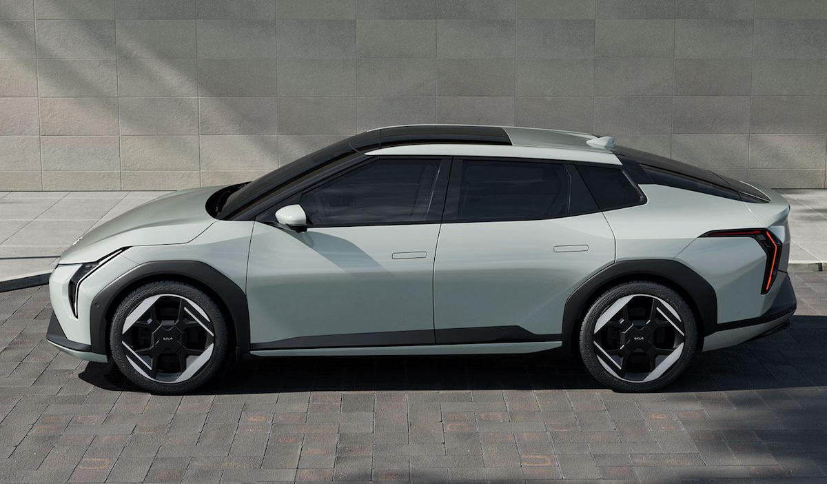 Kia EV4 Fastback - bok, fot. Kia