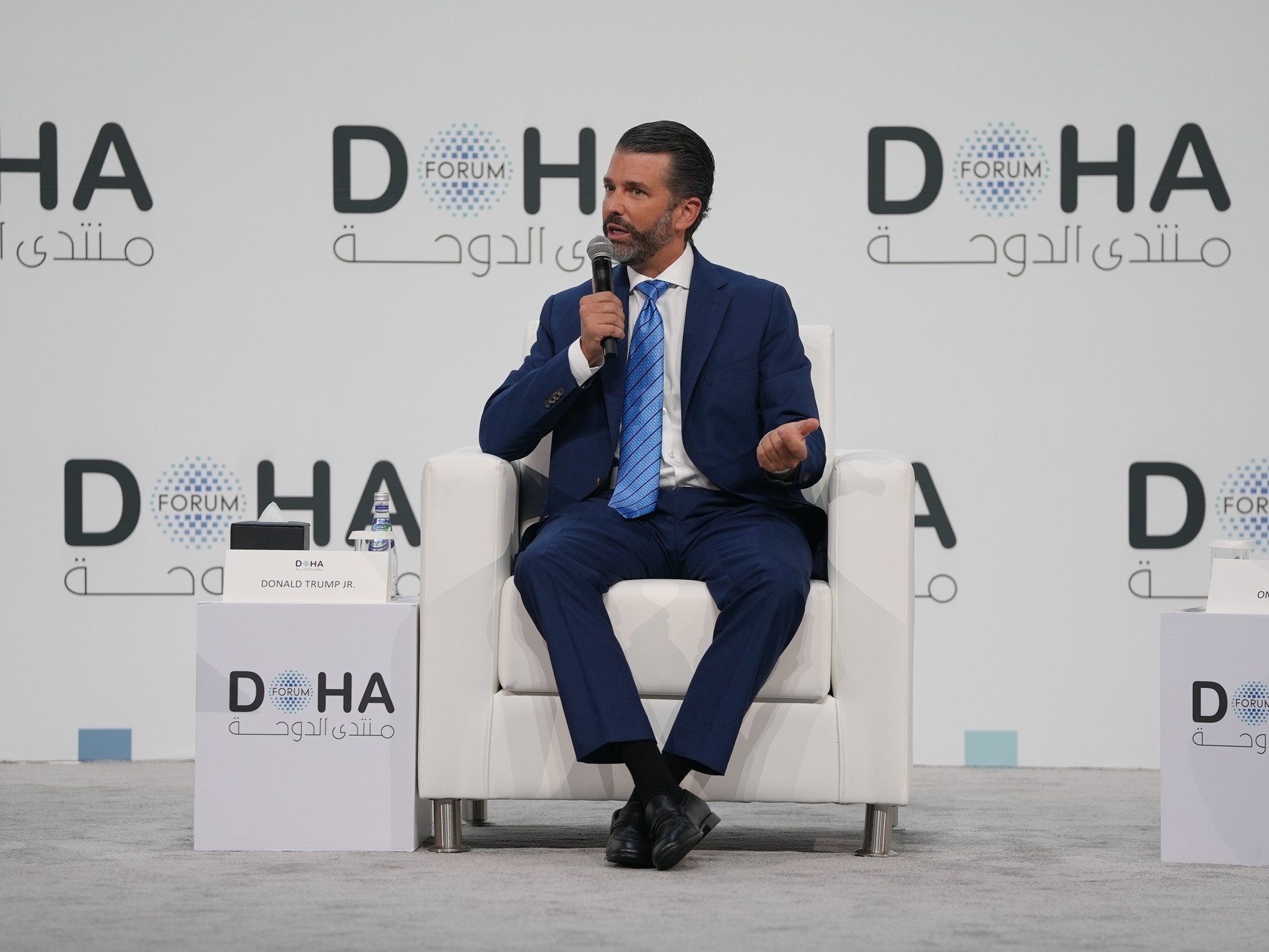 Donald Trump Jr. uczestniczy w forum w Dosze, Katar, 7 grudnia 2025 r.