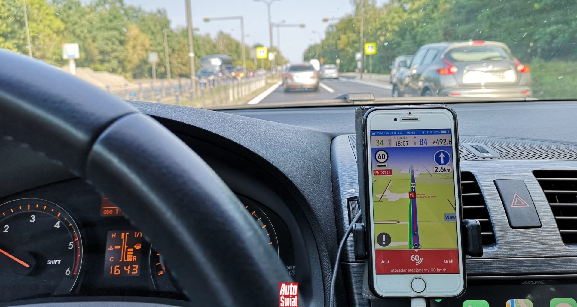 Aplikacja z fotoradarami jest dozwolona. Tylko uważaj na niemiecką policję