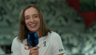 Iga Świątek udziela wywiadu po meczu.