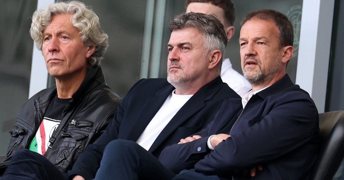 Transparent przygotowany przez kibiców Legii podczas meczu z Piastem