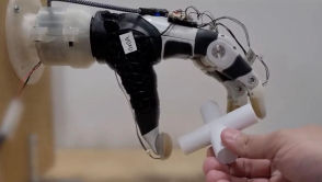 Proteza napędzana AI potrafi więcej, niż najlepsze modele na rynku