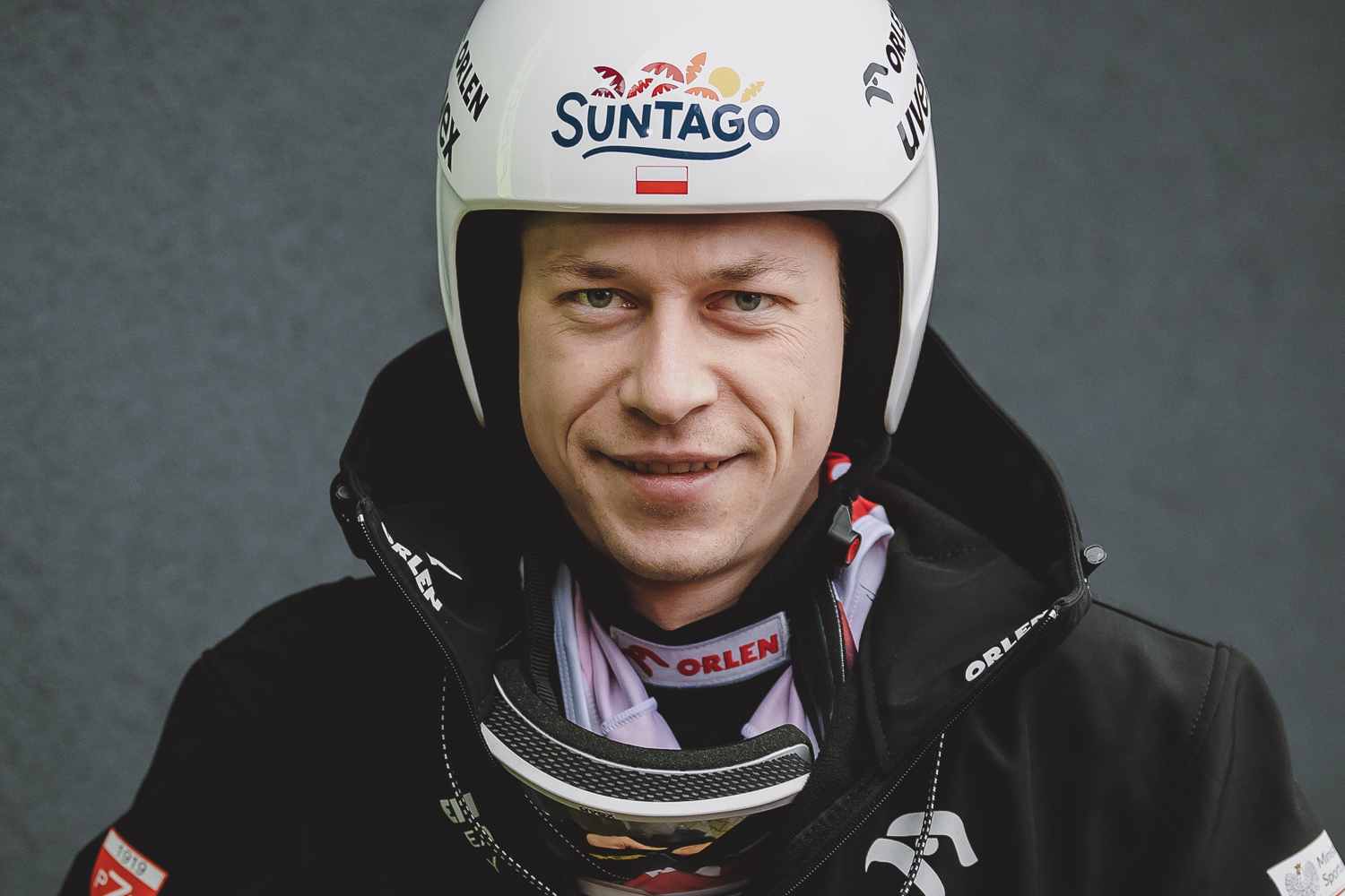 Ortner i J. Kobayashi górą na treningu, Zniszczoł w czołówce