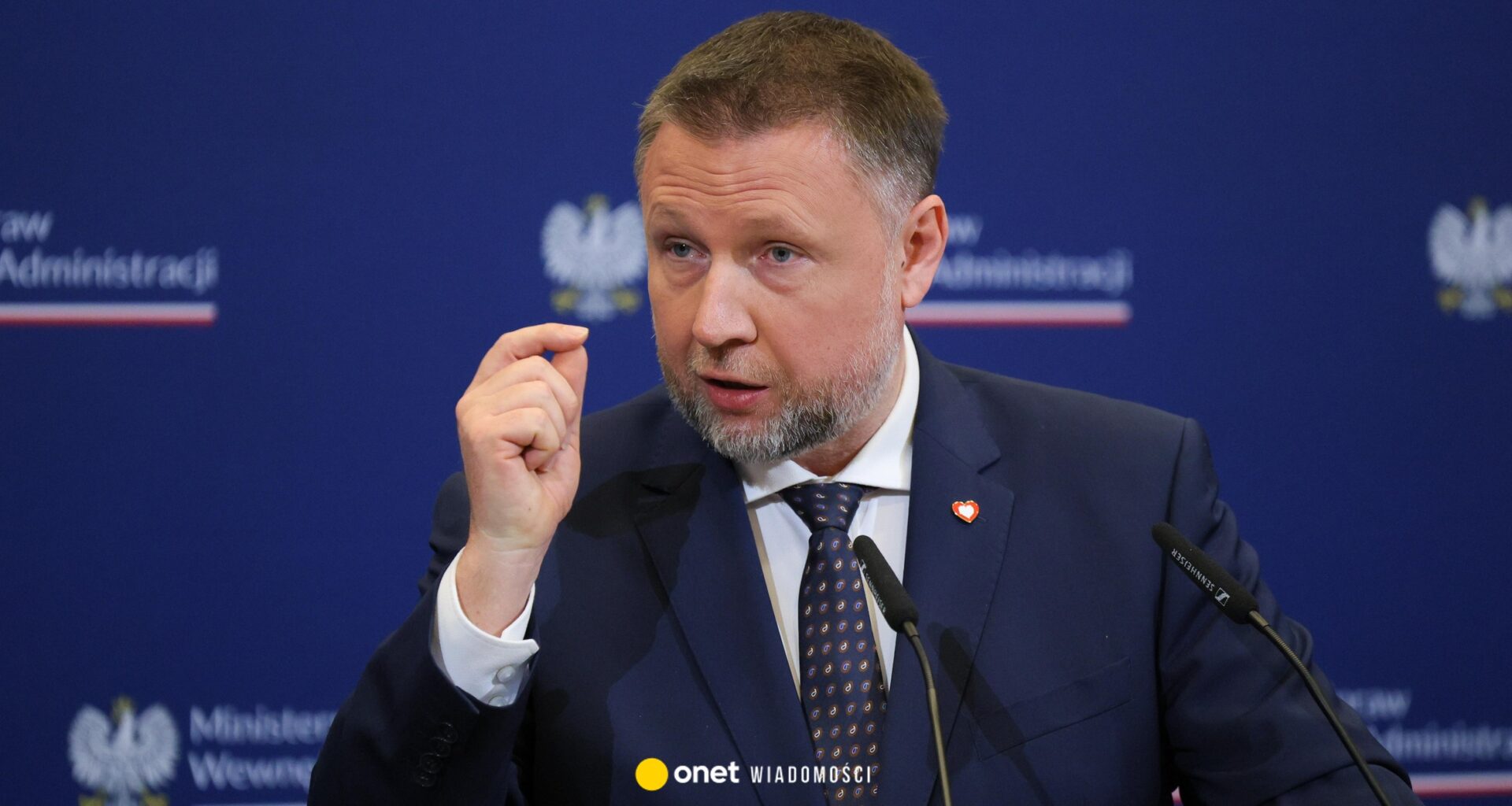 Szef MSWiA dostał zadanie od premiera. "Bardzo brzydko to wygląda i pachnie" [RELACJA NA ŻYWO]