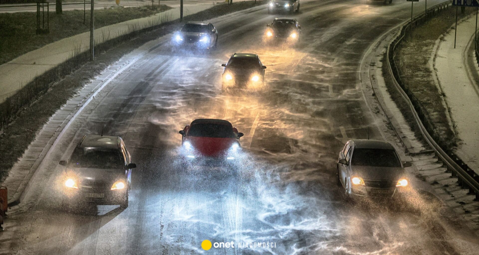 Burze śnieżne i zamiecie nad Polską. Rozesłano alerty RCB [RELACJA NA ŻYWO]