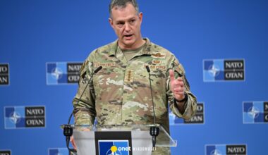 Amerykanie wycofają się z Europy? Najwyższy rangą generał NATO daje wskazówki i ostrzega przed Putinem. "Obawiam się"