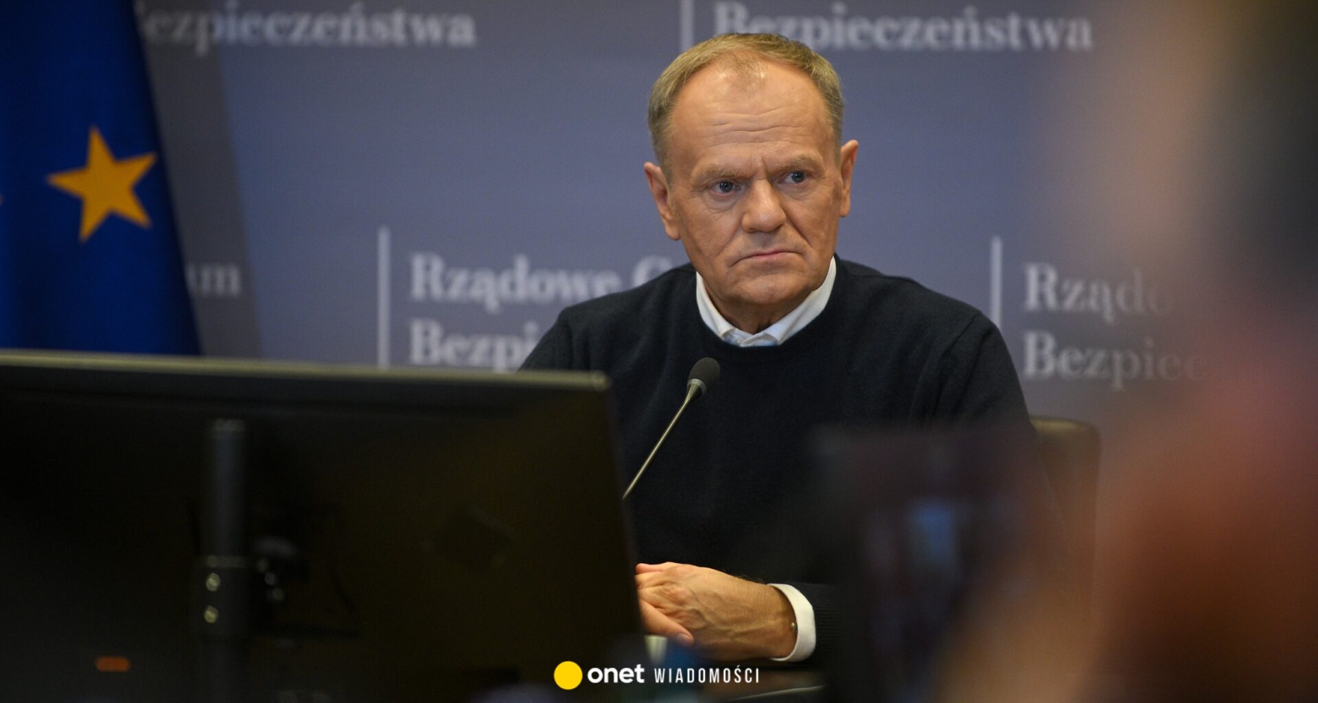 Donald Tusk na posiedzeniu sztabu kryzysowego. "Pogoda wykręciła niezłe numery"