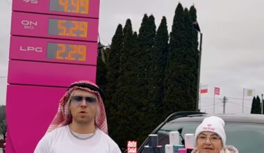 Benzyna za 4,99 zł za litr. Skolim sprzedaje benzynę taniej niż Donald Tusk obiecywał