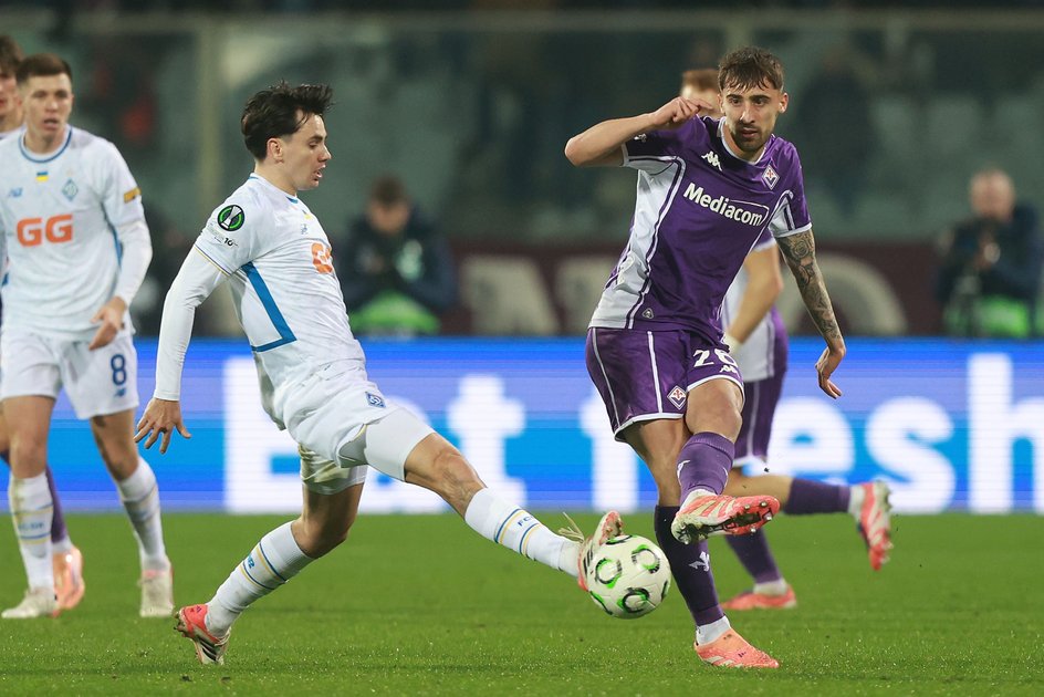 Piłkarze Dynama Kijów w meczu z Fiorentiną w Lidze Konferencji