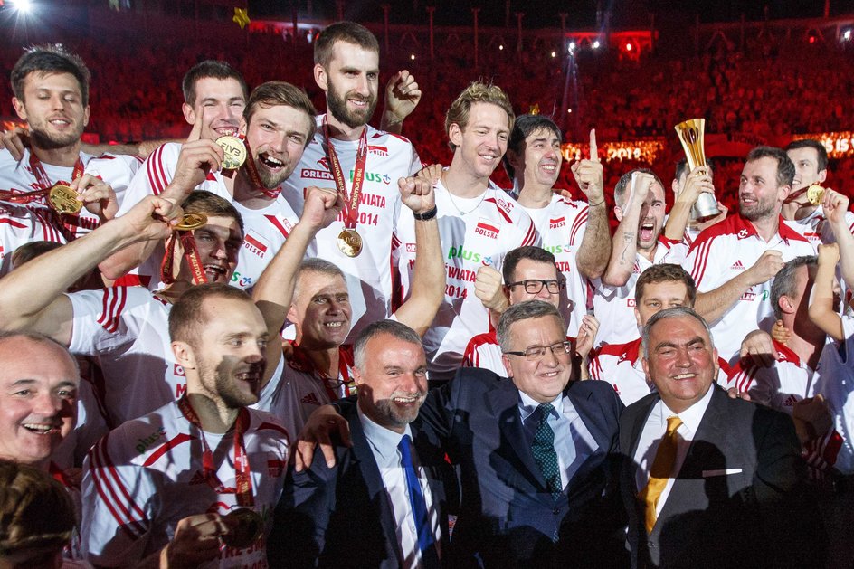 Prezydent Bronisław Komorowski ze złotą drużyną siatkarzy. To dzięki niemu finał MŚ 2014 został pokazany w otwartym Polsacie