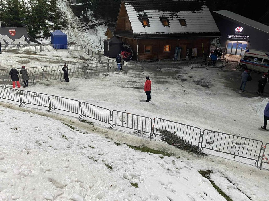 Pustki na skoczni w Wiśle