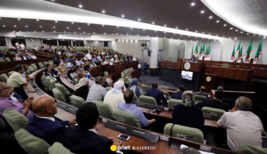 Algieria żąda odszkodowań od Francji. Paryż odpowiada. "Wroga inicjatywa"