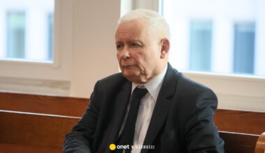 Jarosław Kaczyński wyprowadził się z domu. Wiadomo, gdzie teraz mieszka