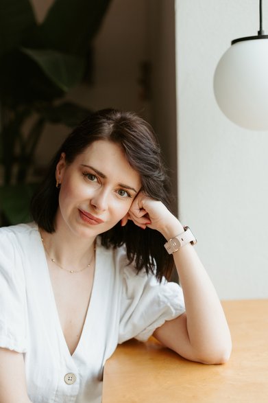 Iga Dzieciuchowicz (mat. udostępnione przez Wydawnictwo Agora promujące książkę "Teatr. Rodzina patologiczna")