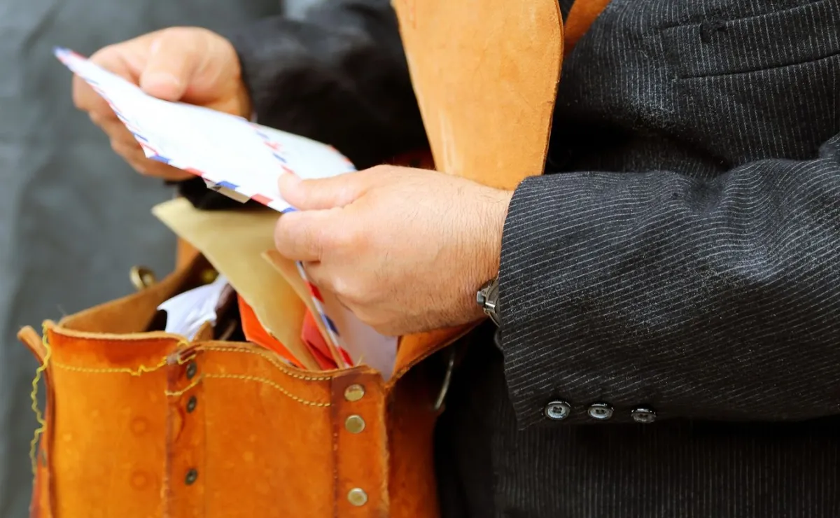 Listonosz już nie zapuka i nie zostawi awizo? Od stycznia rewolucja w kontakcie z urzędami i doręczeniach listów