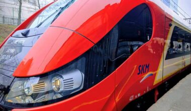 Odnowiony Elf wyjechał na warszawskie tory