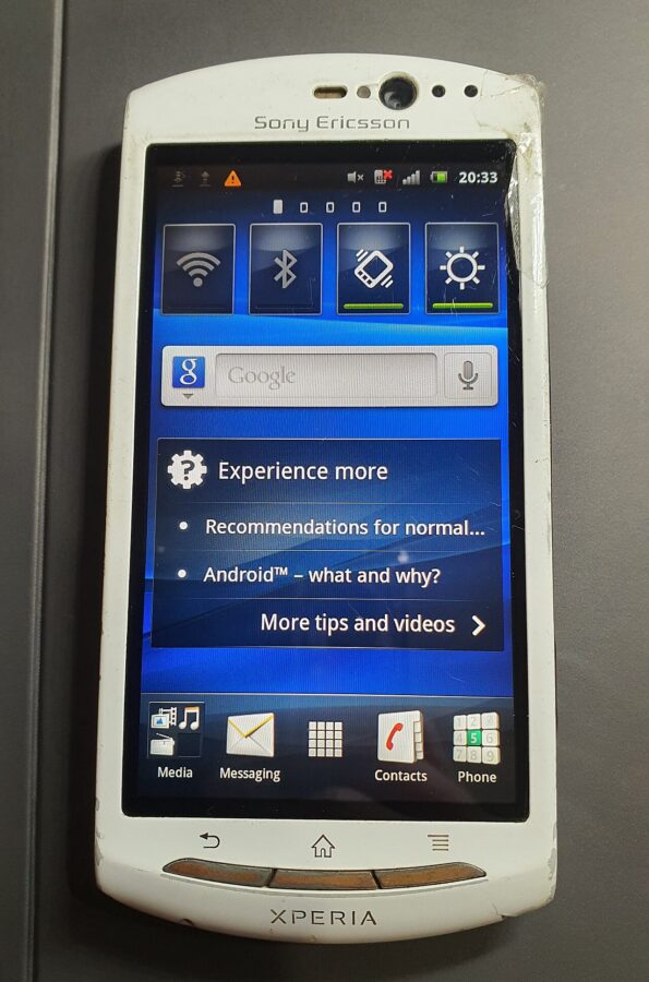 Sony Ericsson xperia neo v smartfon