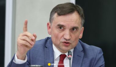 Tajne akta w sprawie Ziobry. To dlatego sąd miał odroczyć posiedzenie dotyczące aresztu - Onet Wiadomości