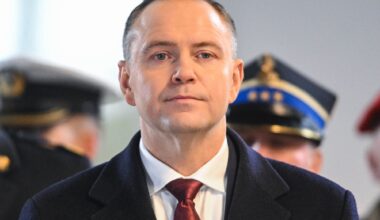 Prezydent Karol Nawrocki zawetował tzw. ustawę łańcuchową. Podpisał ustawę o hodowli zwierząt na futra