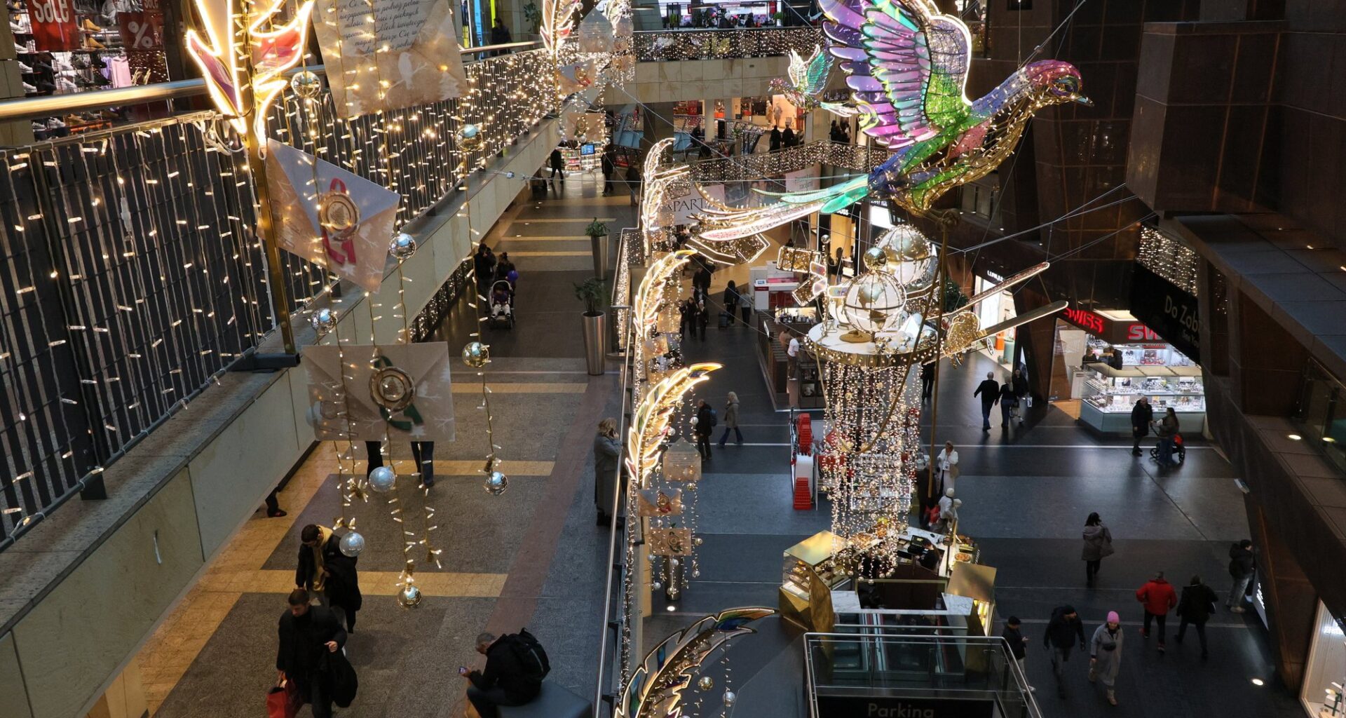 49,8 proc. Polaków chce oszczędzać na świątecznych wydatkach. Czego kupią mniej?