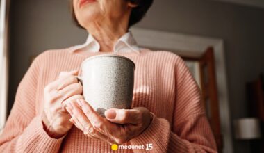 Niepozorny napój, wielka korzyść dla kobiet 65+. Wyniki badań mówią jasno