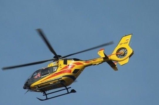 Mężczyzna zasłabł na ulicy. Lądował śmigłowiec LPR. Poszkodowany trafił do szpitala w Pile