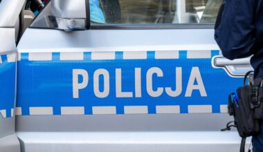 Akcja służb na przejeździe kolejowym w Poznaniu. "Niezidentyfikowany przedmiot przy torach" - Onet