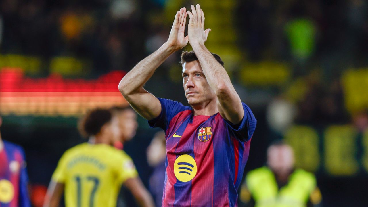 Robert Lewandowski przeszedł do historii. Pękła kolejna magiczna bariera! - sport.tvp.pl