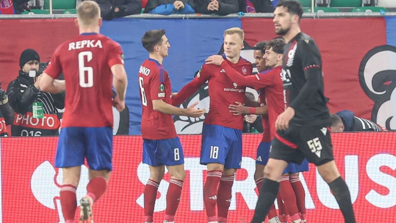 Marek Papszun zostawi samograja. Raków Częstochowa bez porażki, z historycznym awansem - sport.tvp.pl